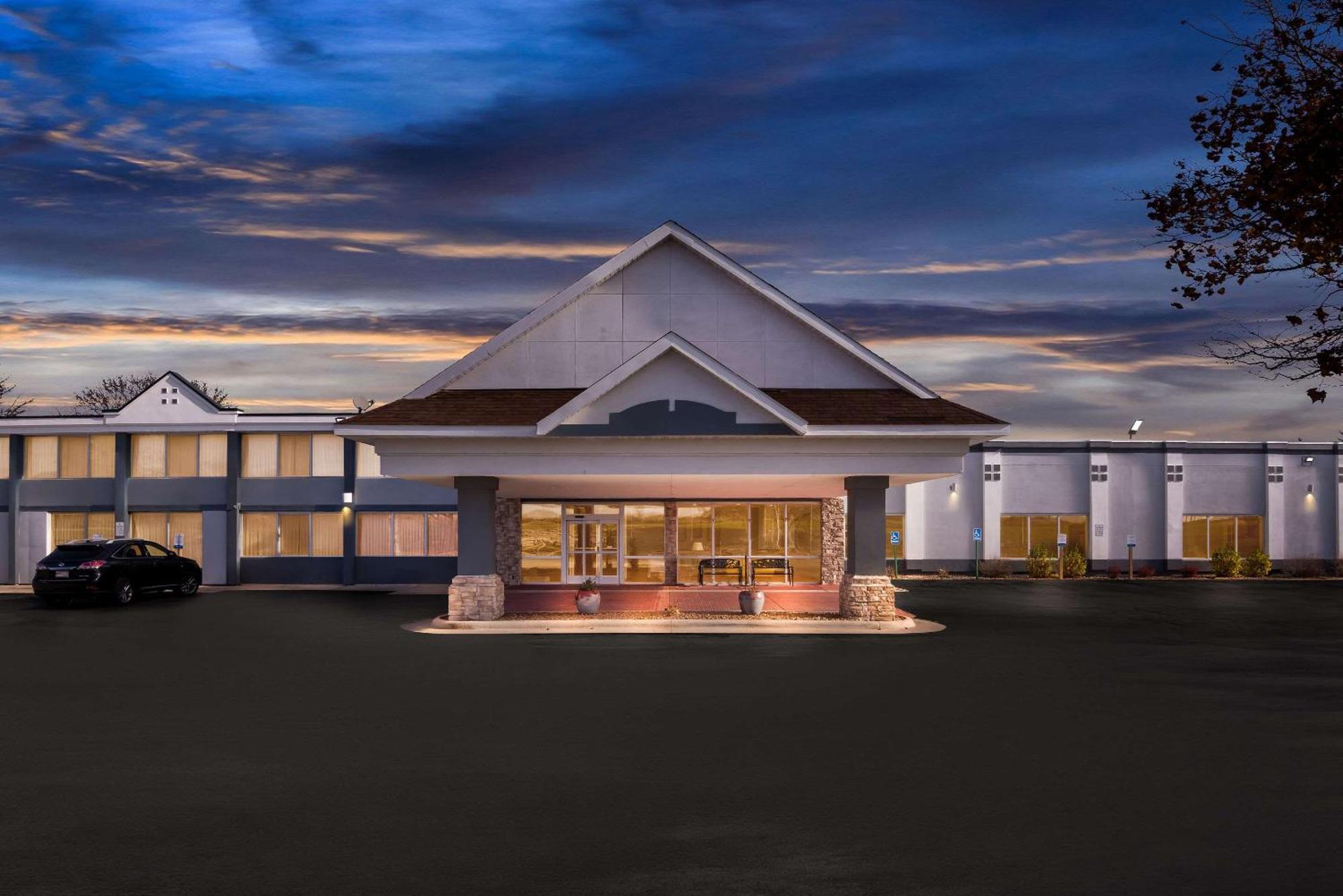 Quality Inn Fort Dodge Eksteriør billede